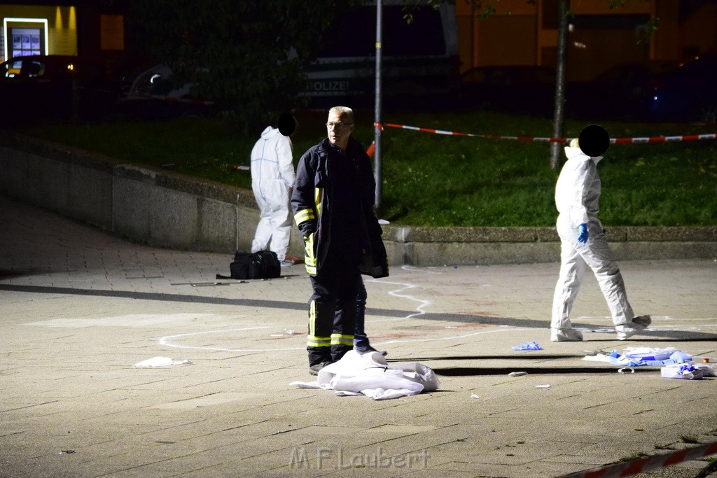 Einsatz BF Messerstecherei Koeln Neustadt Nord Eberplatz Platzmitte P181.JPG - Miklos Laubert